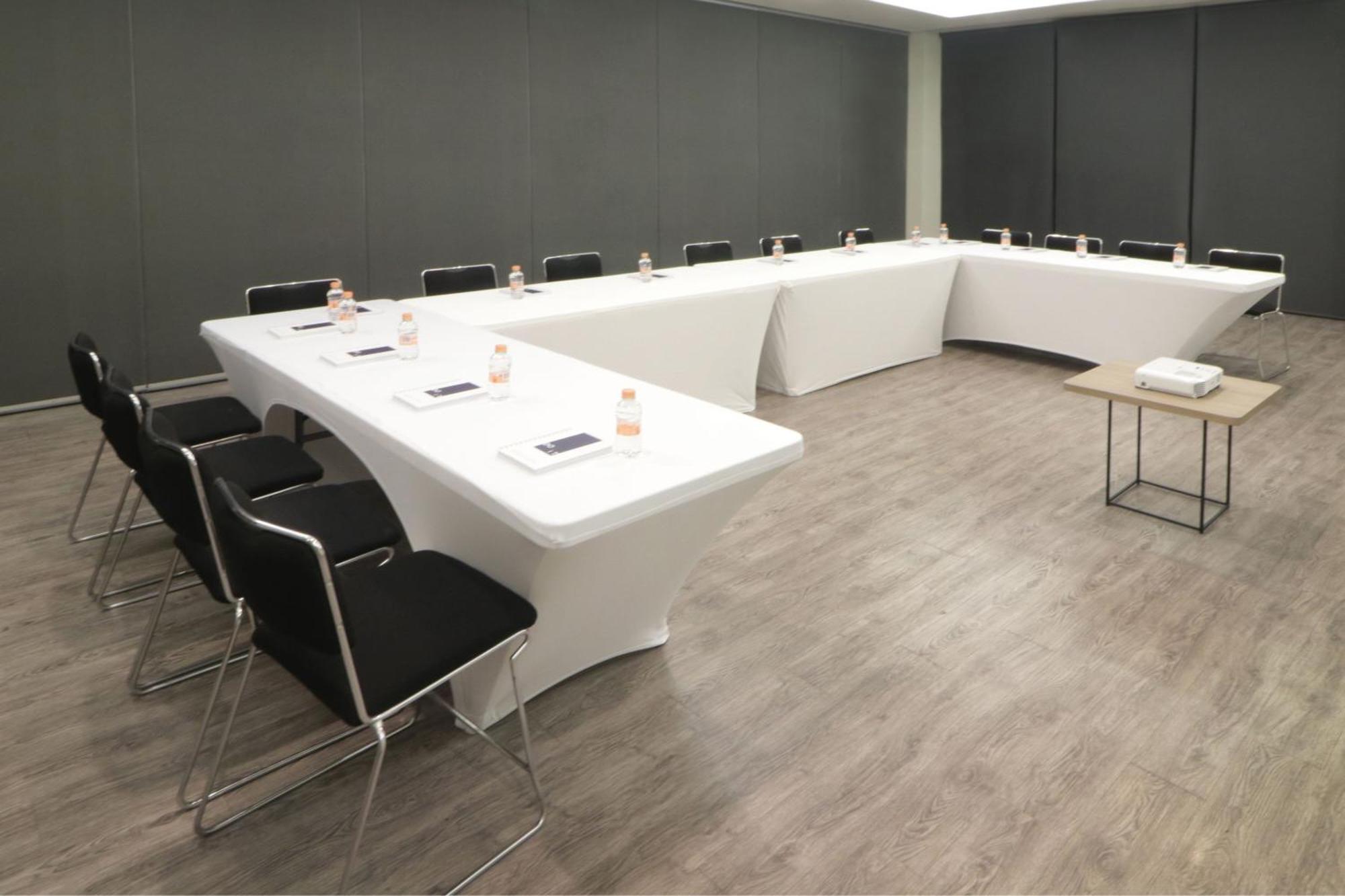 City Express Plus By Marriott Monterrey Galerias Exterior photo